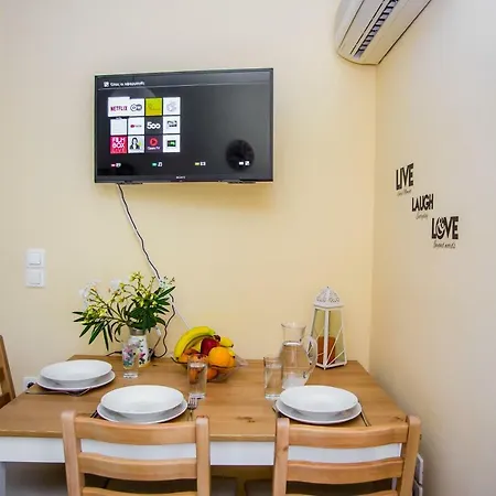 Διαμέρισμα Elena's 1 *